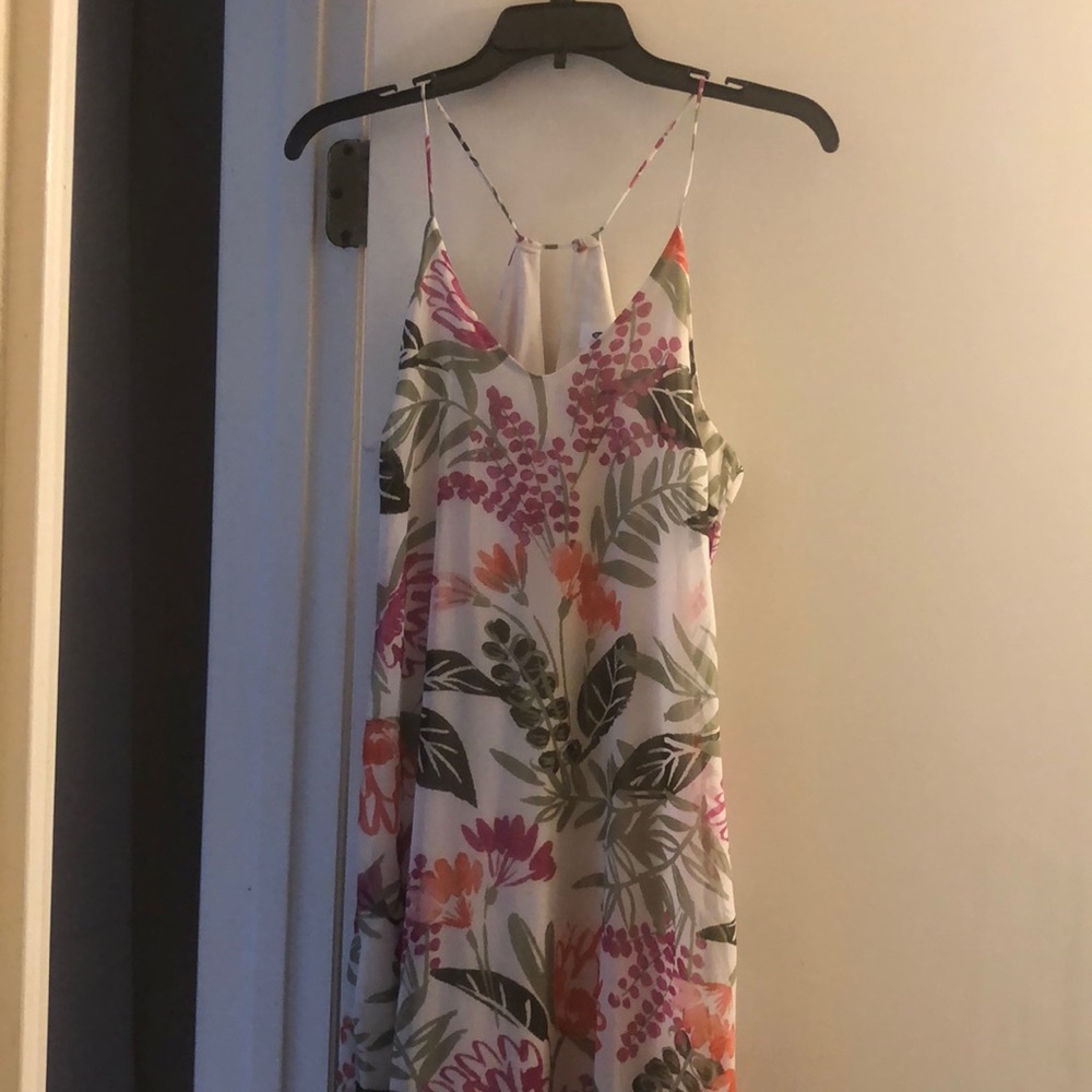 Spaghetti strap king dress. Great for dress up or casual